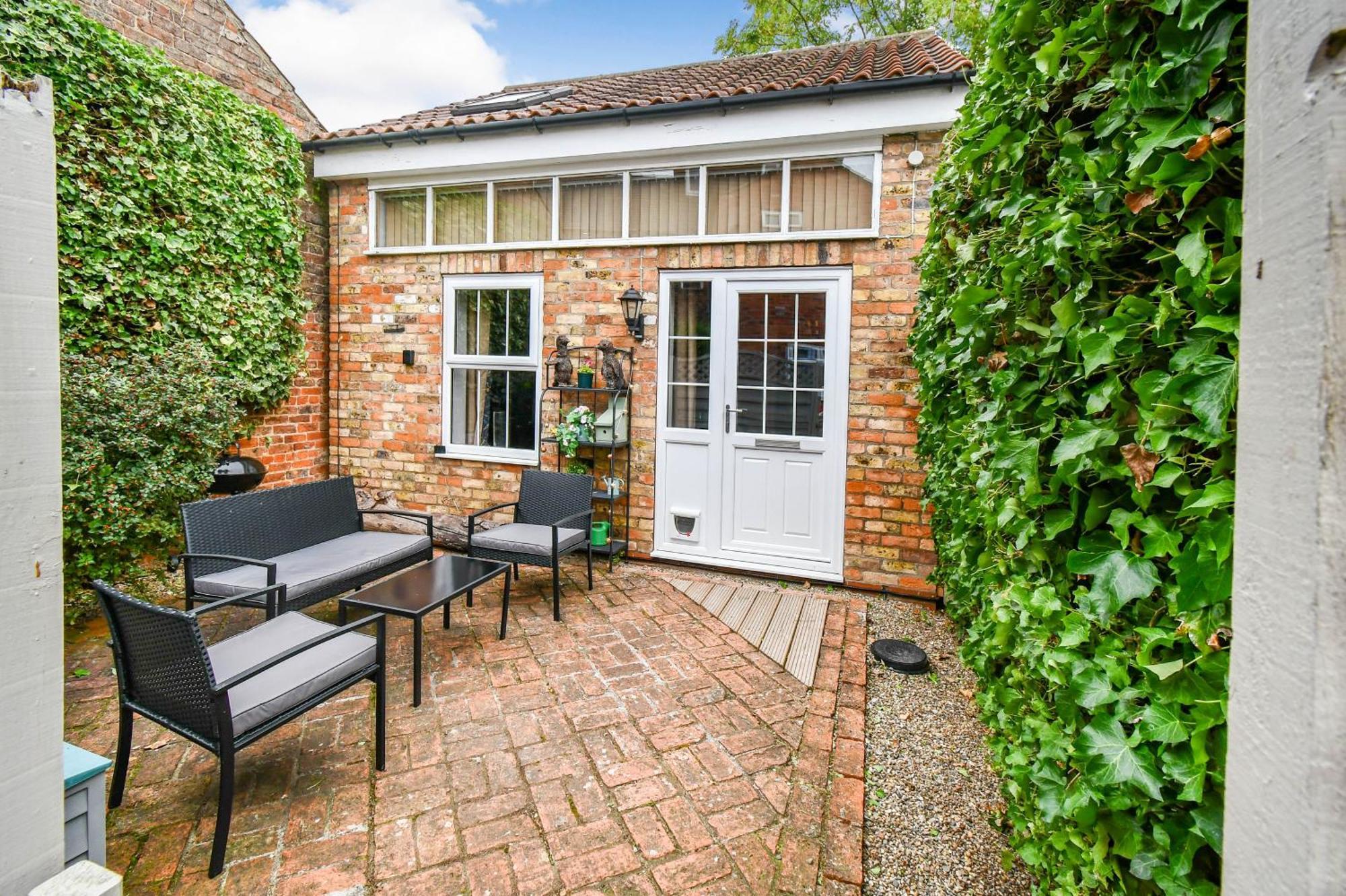 Fifth Milestone Annexe * York